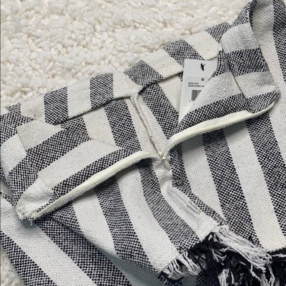 NWT Volcum Beachy Striped Shorts F2 - Picture 4 of 7